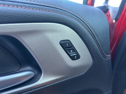 Used 2024 Chrysler Pacifica Pinnacle image 16