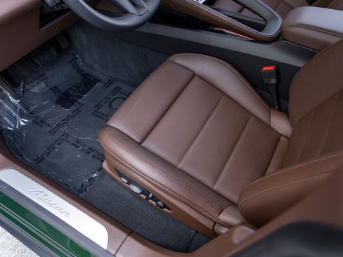 Certified 2026 Porsche Macan Electric RWD image 25
