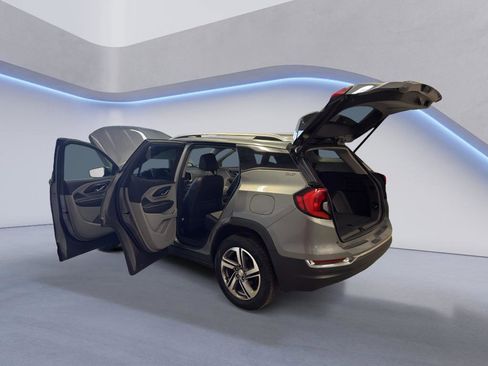 Used 2018 GMC Terrain SLT w/ Preferred Package image 10