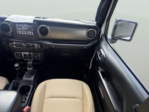 Used 2019 Jeep Wrangler Unlimited Sport S image 13