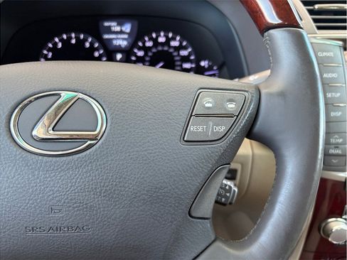 Used 2011 Lexus LS 460 w/ Comfort Pkg RWD image 13