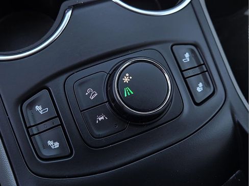 Used 2023 GMC Terrain SLE w/ Driver Convenience Package image 15