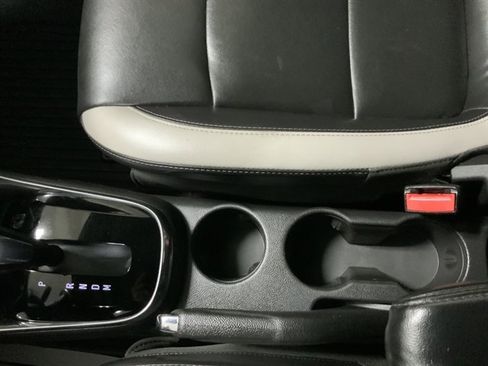 Used 2019 Chevrolet Trax Premier w/ Midnight Edition image 35