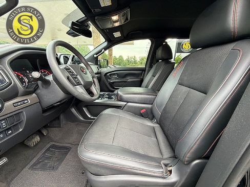 Used 2021 Nissan Titan PRO-4X AWD/4WD image 11