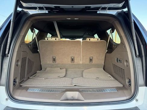 Used 2025 GMC Yukon XL Denali w/ Sun & Power Step Package image 39