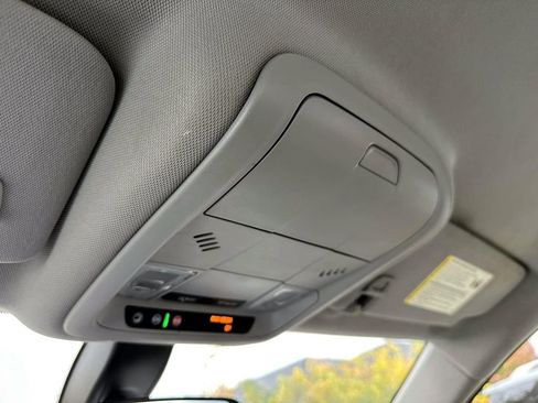 Used 2018 Chevrolet Equinox LS image 29