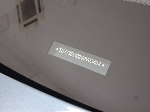 Used 2025 BMW X7 xDrive40i w/ Premium Package image 19