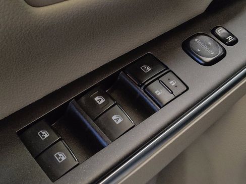 Used 2016 Toyota Camry SE image 27