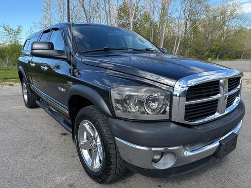 Used 2008 Dodge Ram 1500 Truck ST AWD/4WD image 3