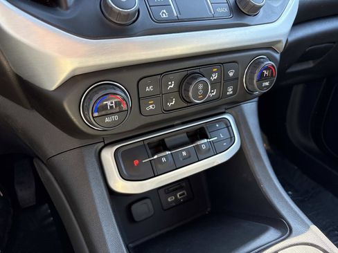 Certified 2023 GMC Acadia SLT image 22