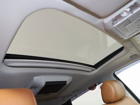 Used 2021 Toyota Sequoia Platinum image 10