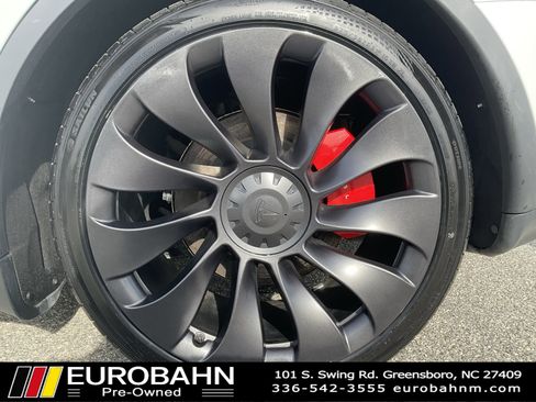 Used 2024 Tesla Model Y Performance image 25