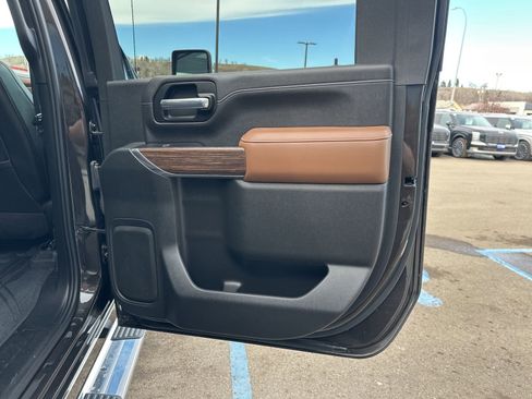 Used 2020 Chevrolet Silverado 3500 High Country w/ Z71 Off-Road Package image 40