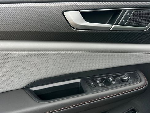 New 2025 Volkswagen Atlas Peak Edition SE image 11