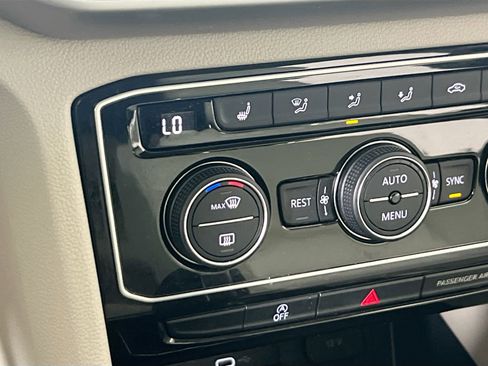 Used 2023 Volkswagen Atlas SE image 19