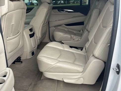 Used 2018 Cadillac Escalade ESV Luxury AWD/4WD image 24