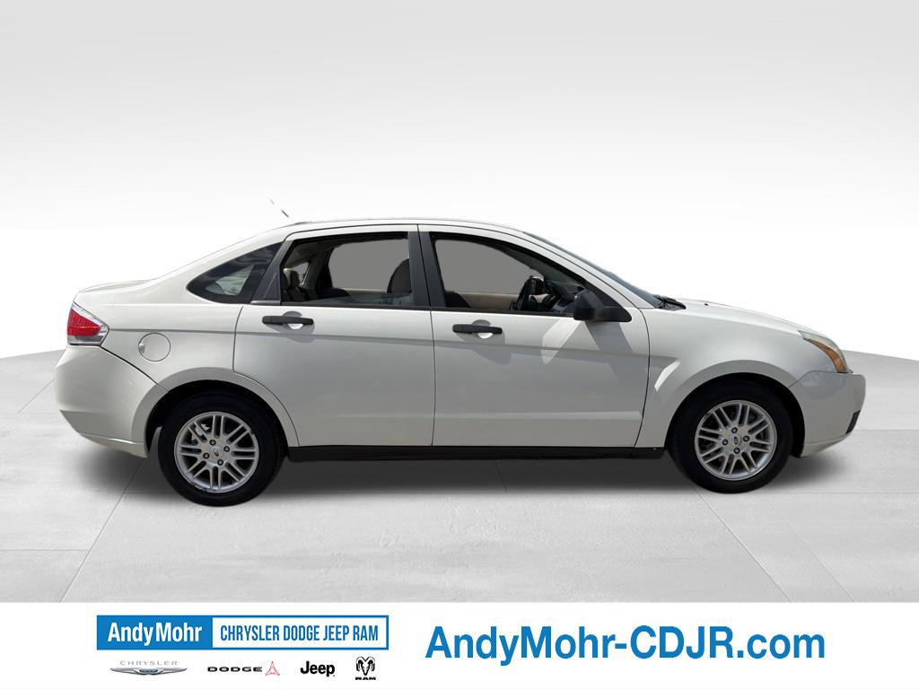 Used 2009 Ford Focus SE FWD image 6