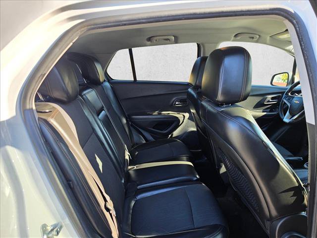 Used 2019 Chevrolet Trax LT w/ LT Convenience Package AWD/4WD image 12