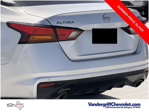 Used 2025 Nissan Altima 2.5 SR FWD image 6