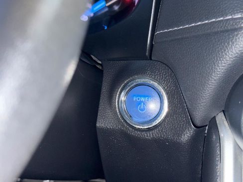 Used 2022 Toyota RAV4 XLE Premium image 31