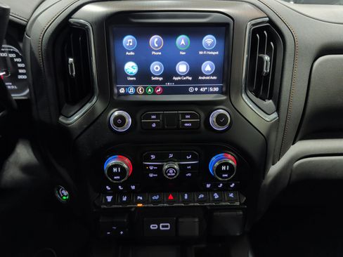 Used 2023 GMC Sierra 2500 AT4 w/ AT4 Premium Plus Package image 10