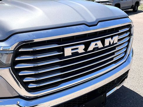 Used 2025 RAM 1500 Laramie AWD/4WD image 34