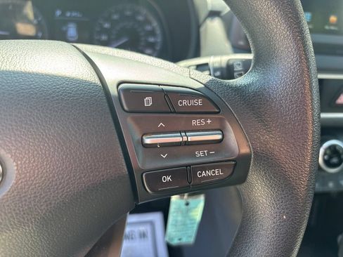 Used 2019 Hyundai Kona SE FWD image 23
