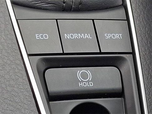 Certified 2020 Toyota Avalon XSE image 26