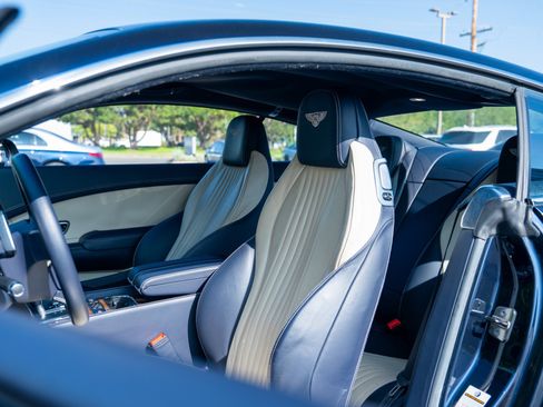 Used 2016 Bentley Continental GT image 32