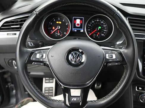 Used 2021 Volkswagen Tiguan SE R-Line image 16