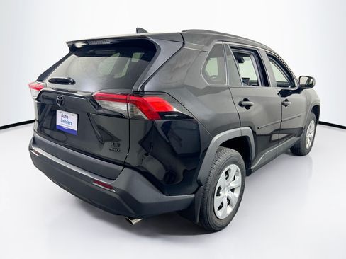Used 2021 Toyota RAV4 LE AWD/4WD image 5