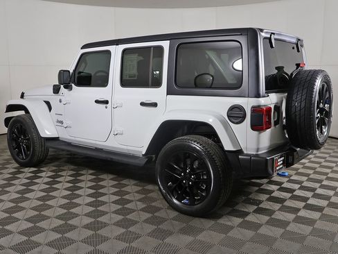 Used 2023 Jeep Wrangler Unlimited Sahara w/ Cold Weather Group AWD/4WD image 12