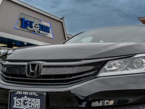 Used 2017 Honda Accord LX image 11