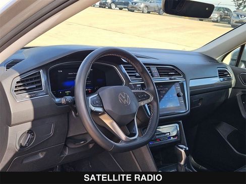 Used 2022 Volkswagen Tiguan SE image 13