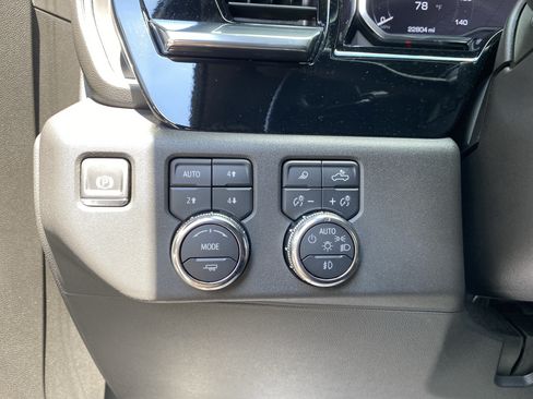Used 2025 GMC Sierra 1500 Elevation w/ Elevation Premium Package AWD/4WD image 18