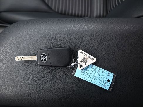 Used 2024 Toyota Camry SE image 13