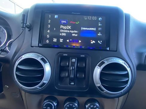 Used 2015 Jeep Wrangler Unlimited Sahara w/ Connectivity Group image 18