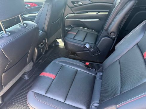 Certified 2025 Chevrolet Traverse RS w/ LPO, Floor Liner Package AWD/4WD image 14