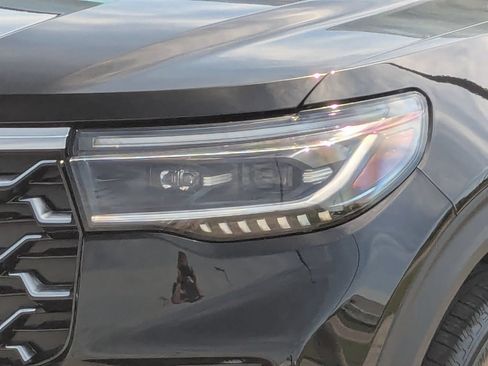 New 2026 Ford Explorer Platinum AWD/4WD image 9