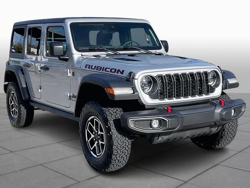 Used 2024 Jeep Wrangler Unlimited Rubicon w/ Technology Group image 2