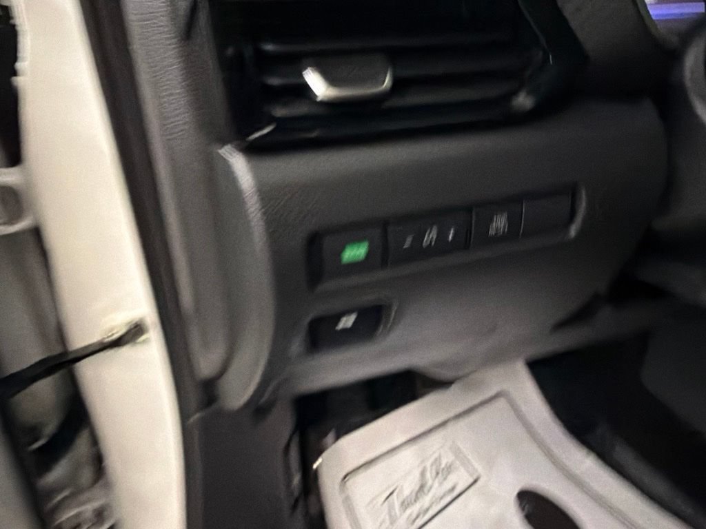 Used 2024 Nissan Sentra SV FWD image 16