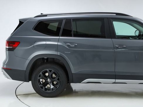 New 2026 Volkswagen Atlas Peak Edition image 11