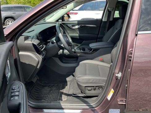 Used 2024 Buick Envision Preferred AWD/4WD image 2