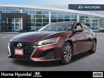 Used 2024 Nissan Altima 2.5 SV