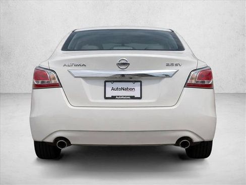 Used 2015 Nissan Altima 2.5 SV w/ Convenience Package FWD image 13