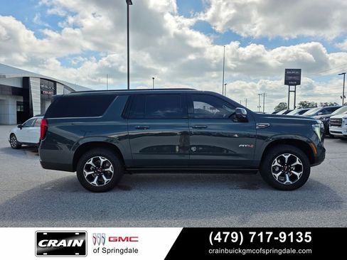Used 2025 GMC Yukon XL AT4 w/ AT4 Premium Plus Package AWD/4WD image 9