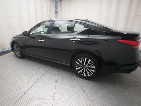 Used 2025 Nissan Altima 2.5 SV AWD/4WD image 32