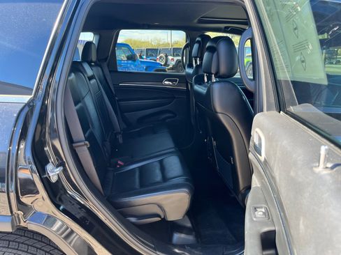 Used 2022 Jeep Grand Cherokee Limited image 18