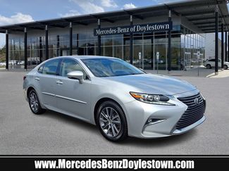 Used 2016 Lexus ES 300h image 1