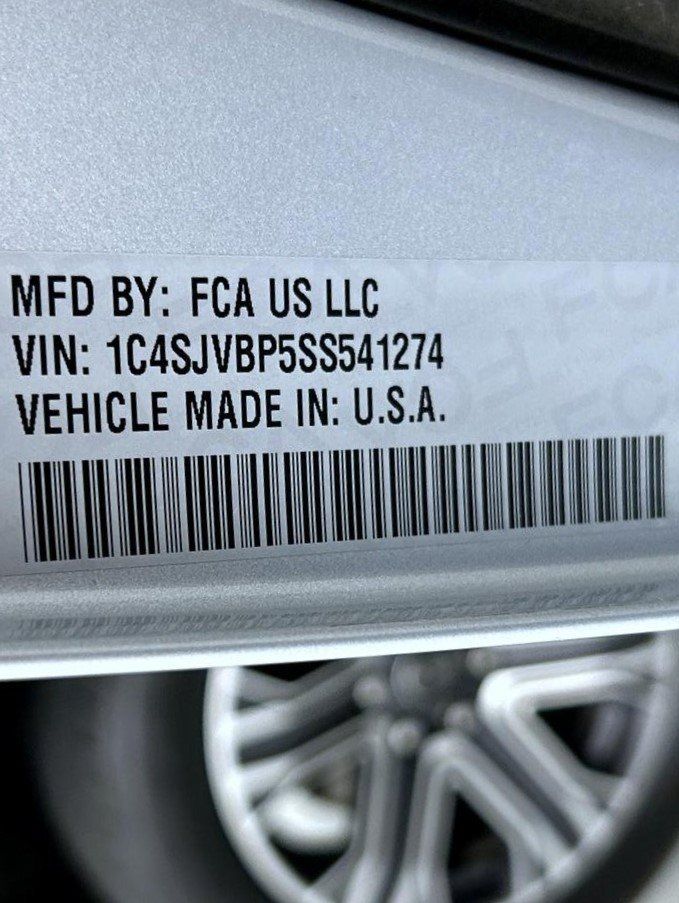 Used 2025 Jeep Wagoneer Series II AWD/4WD image 28